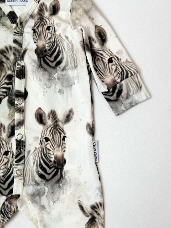 Yöpuku, Zebra - Image 3