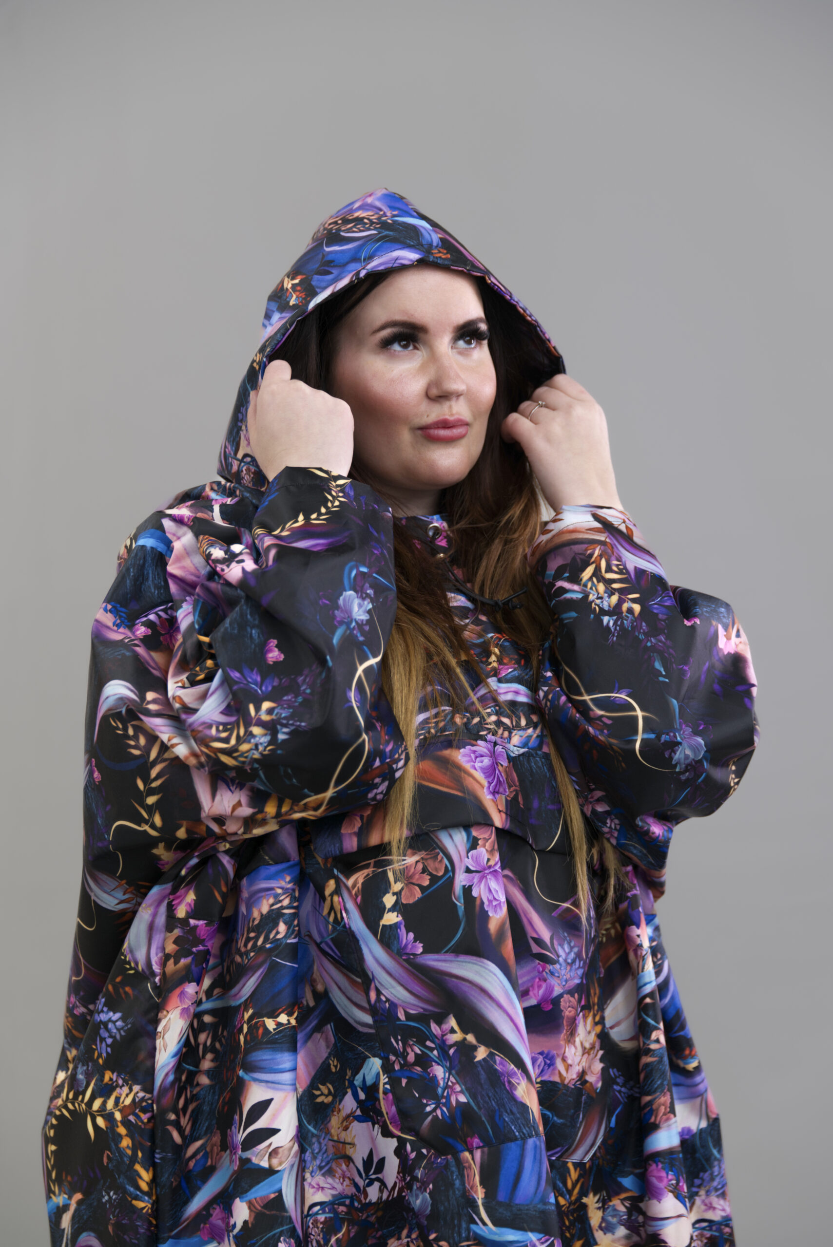 Sadeponcho, Windflower - Image 3