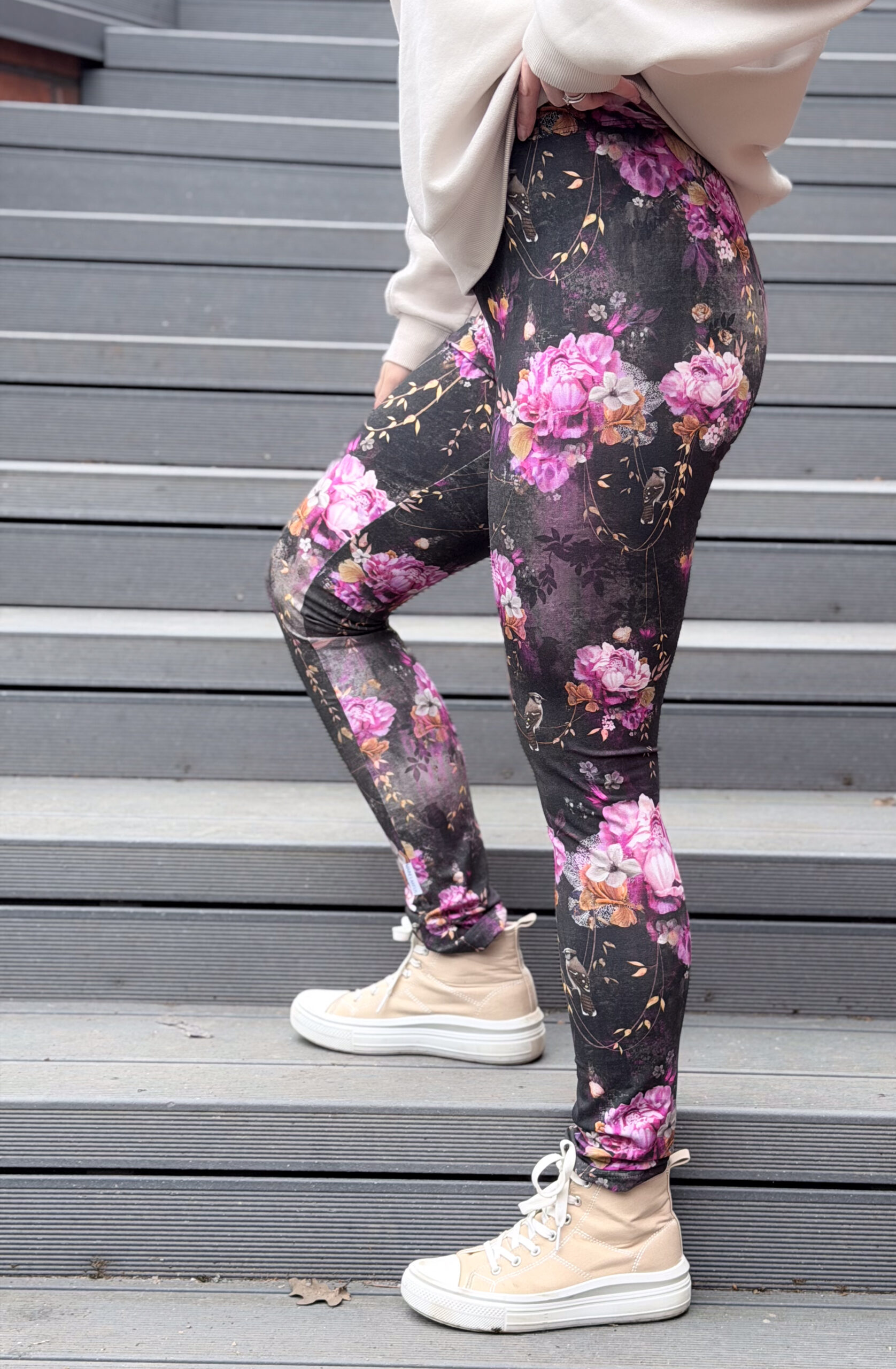 Leona Leggingsit, Swing of dreams