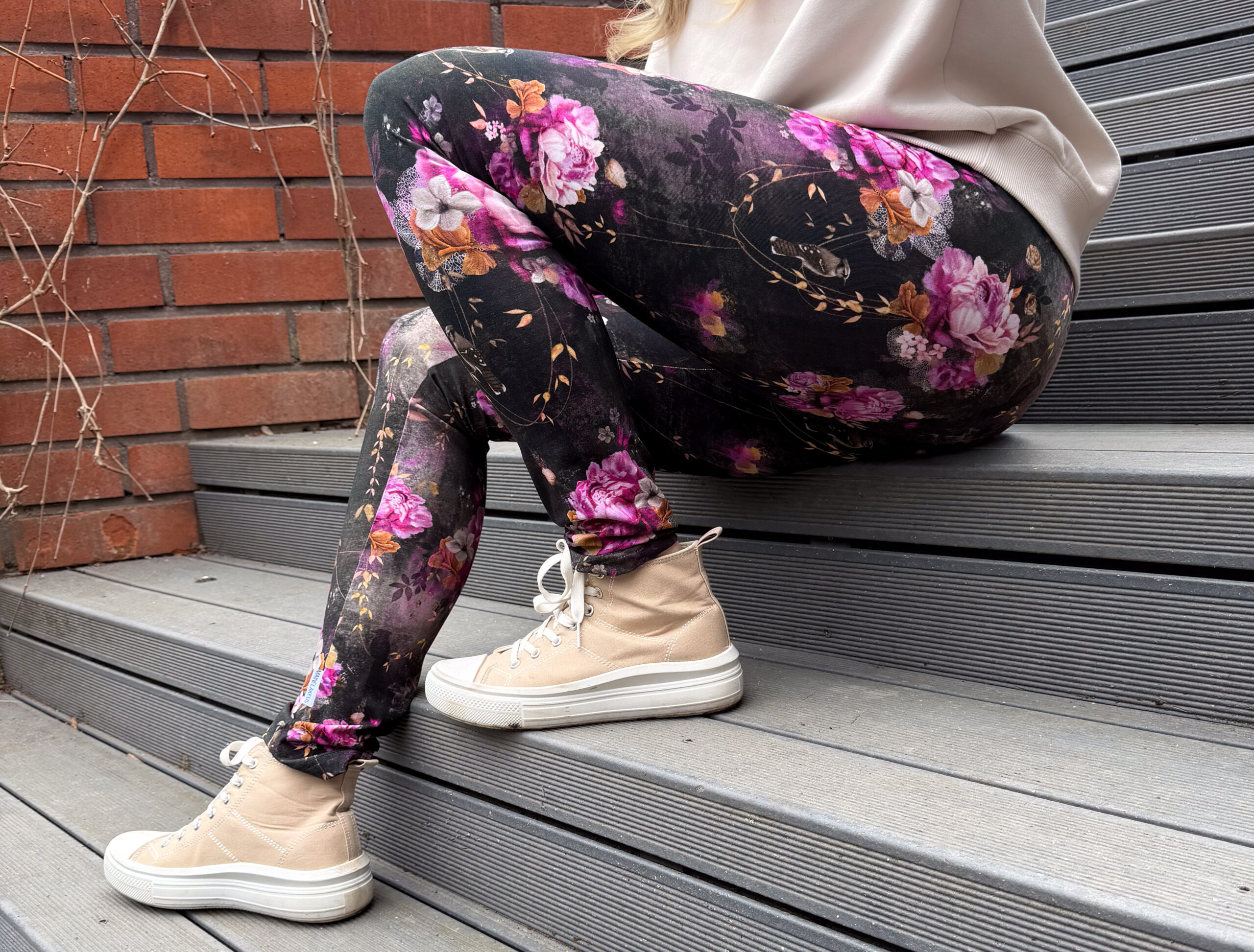 Leona Leggingsit, Swing of dreams - Image 2