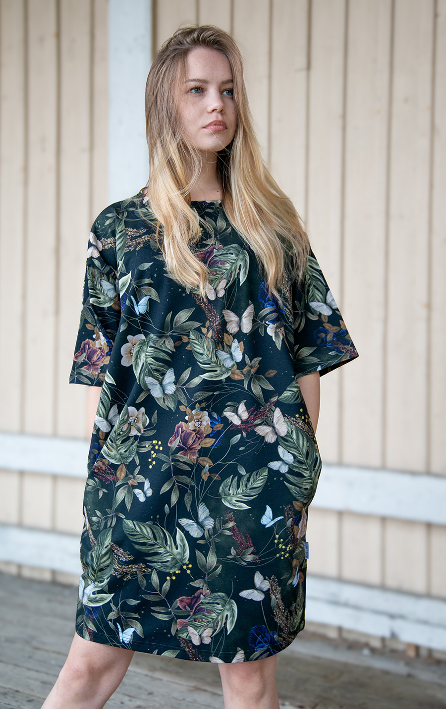 Oversize T-paitamekko taskuilla - Velvet wings